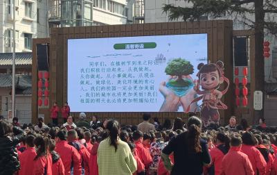 房县实验小学：拥抱春天 “植”此青绿
