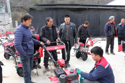 房县农机服务中心：推进农机更新换代  为春播生产注入新动力