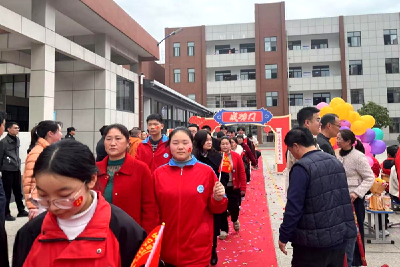 白鹤镇石堰河初中召开九年级百日誓师大会  