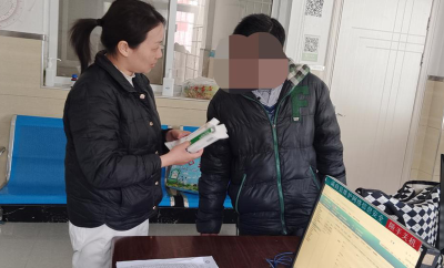 沙河乡：关爱精神病患者 送药上门暖人心