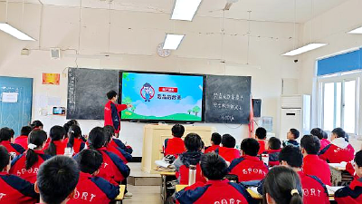 七河中学：禁毒反诈齐宣传 安全教育伴成长