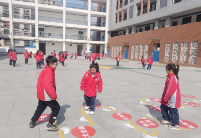 房县东城小学晓阳校区：多彩课间活力校园