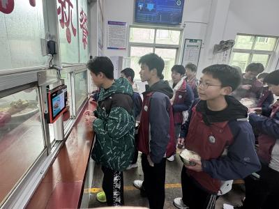 门古中学：“数字食堂”守护校园放心餐