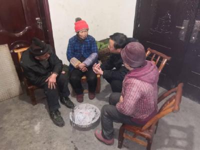 房县自然资源和规划局与帮扶村共谋乡村发展