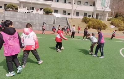 门古寺镇河兴小学： 乐享传统游戏 点亮快乐时光