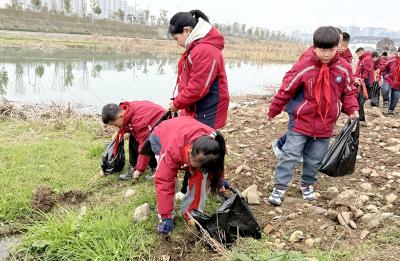 城关镇炳公小学：学习雷锋践勤俭 节水护水齐同行