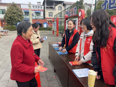 房县司法局：巾帼普法乡村行 法治春风暖人心