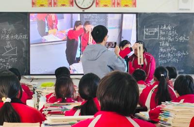房县实验中学教联体：“三个课堂”展风采 送教共研促交流