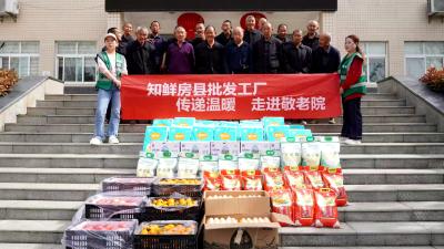 青峰镇：爱心情暖福利院 果香拂面润人心