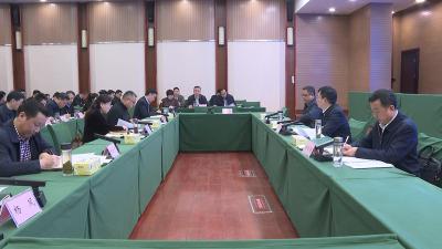 县政府党组深入贯彻中央八项规定精神学习教育读书班举行集中交流研讨