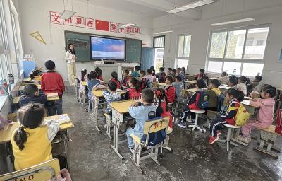 中坝乡中心幼儿园：走进小学沉浸式 体验成长新起点
