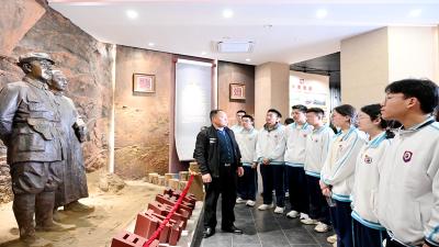 房县第一中学：缅怀革命先烈 赓续红色血脉
