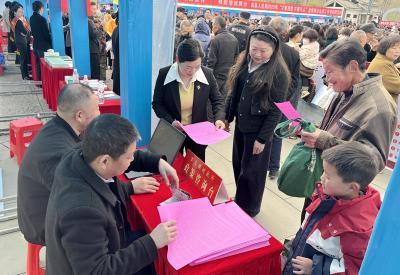 房县财政局军店财政所：借助三月三庙会强农惠农政策深入人心