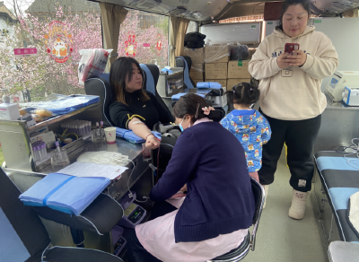 房县红十字会深入基层开展无偿献血宣传活动 