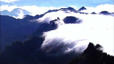 游武当仙山，品房县琼浆