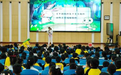 房县东城小学：书香润童心 故事伴成长