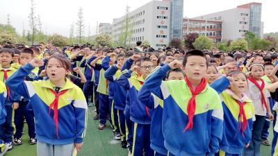 房县军店小学：全力筑牢防溺水安全防线 