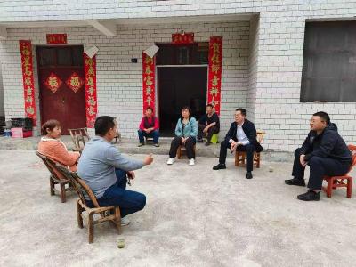 房县野人谷镇：心系群众解民忧 精准帮扶暖人心
