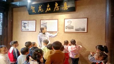 房县幼儿园教联体：清明融于情 民俗润童心