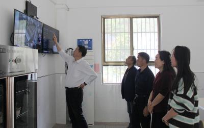 房县教育局调研乡镇学校校园安全工作