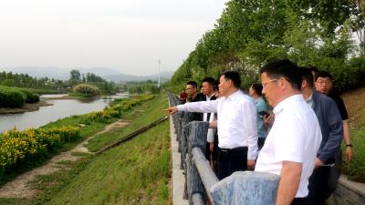 汤红兵来房县巡河时强调：扛牢守水护水政治责任 以硬举措推动水环境持续向好