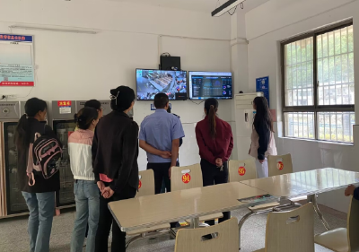 房县万峪河乡中心小学：提升食品安全与服务质量 保障学生饮食健康