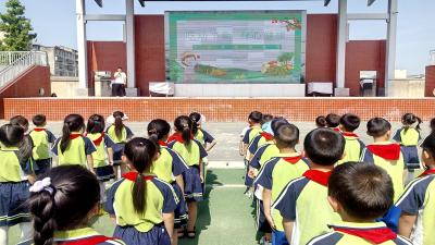 房县军店小学：均衡营养 与爱“童”行