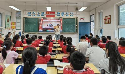 房县实验小学：AI赋能新体验 解锁数学新课堂