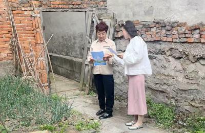 红塔镇财政所开展节水宣传活动