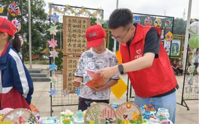 门古司法所开展"六一送‘典’礼"普法活动