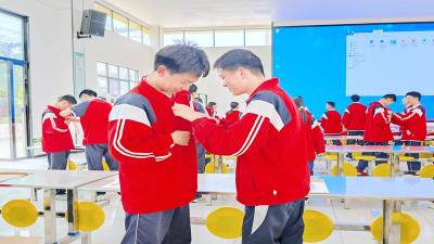 房县七河中学：承青春力量 担时代责任