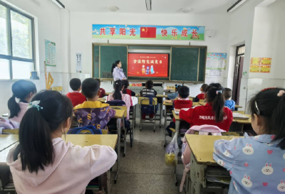 万峪学校开展“512防灾减灾”系列活动