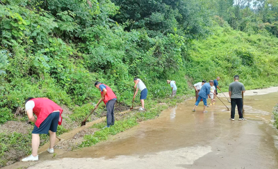 沙河乡：整治公路沿线卫生 提升乡村道路“颜值”