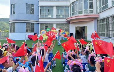 门古寺镇中心幼儿园开展“童心飞扬·法治护航”六一主题活动