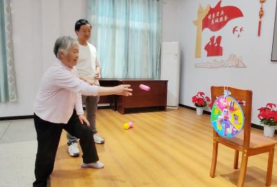 房县光荣院开展“庆五一·颂劳动”主题联欢活动