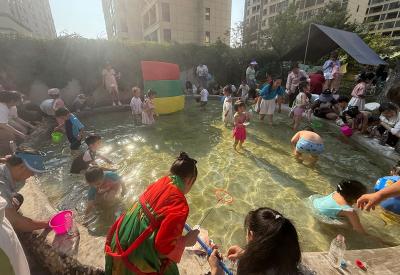城关镇第二幼儿园：水花跃动迎六一 知识竞答传粽香