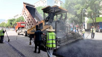 【为民办实事 我们在行动】我县中心城区道路改造工程有序推进