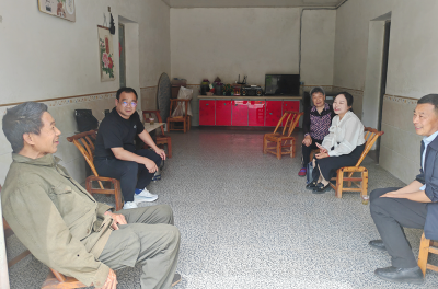 沙河乡：关爱五保老人 温情传递爱心