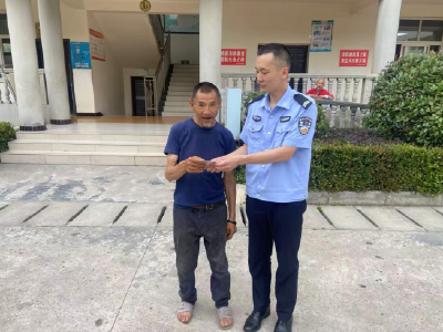 军店派出所：浓情端午 户政服务“粽”相伴