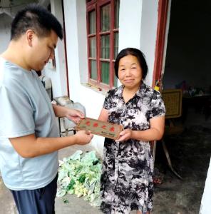 五台乡：上门悬挂“光荣之家”牌匾 致敬现役军人家庭