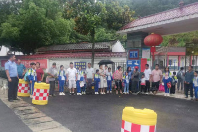 五台乡：筑牢暑期安全网 法治护航成长路