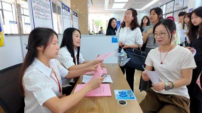 县人社局：高校学子看家乡 感受发展“加速度”