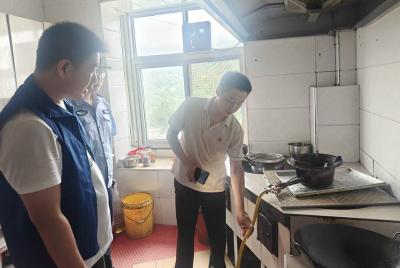 九道乡：“查宣结合”筑牢安全生产防线