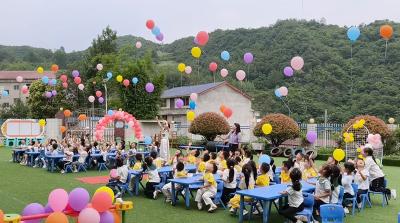 门古寺镇中心幼儿园举行“感恩成长 筑梦未来”大班毕业典礼