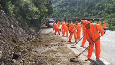 县交通运输局：开展防汛抢险演练 筑牢交通安全防线