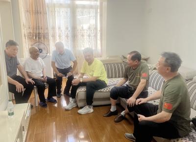 市关爱退役军人协会慰问房县抗美援朝老兵