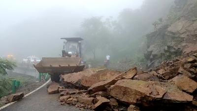 县交通运输局：全力抢修强降雨损毁农村公路