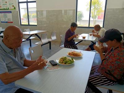 军店镇中村：幸福食堂暖心开灶 托起老人幸福“食”光