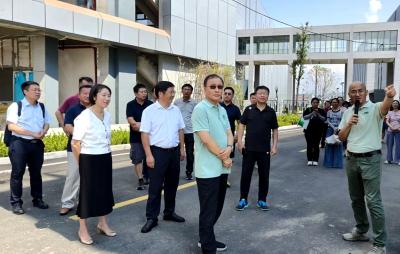 第六届放线菌生物学暨第四届微生物药物学术研讨会院士专家团队来房考察