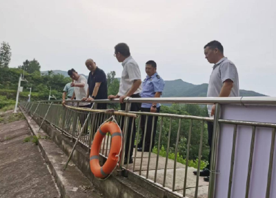 白鹤镇：筑牢防溺水安全防线